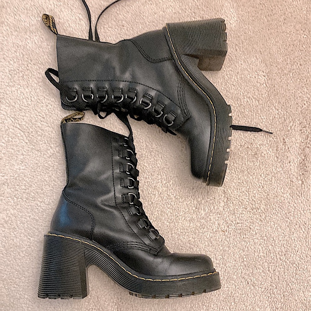 Dr. Martens Chesney Boots